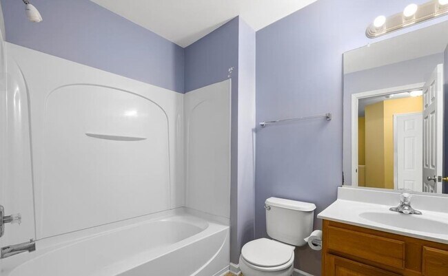 Building Photo - 28 Sharpstone Ln