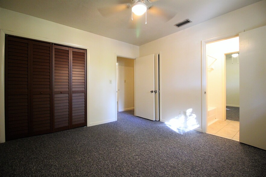 2nd Upstairs Bedroom - 21 NW 21st St