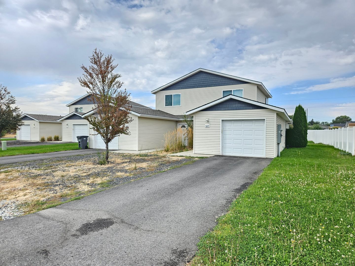 Building Photo - 5207-5207 E Upriver Dr