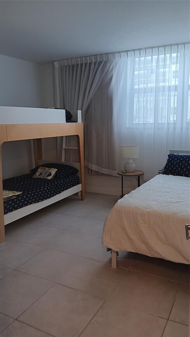 Building Photo - 3001 S Ocean Dr