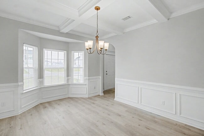 Building Photo - 18 Sunflower Cir NE