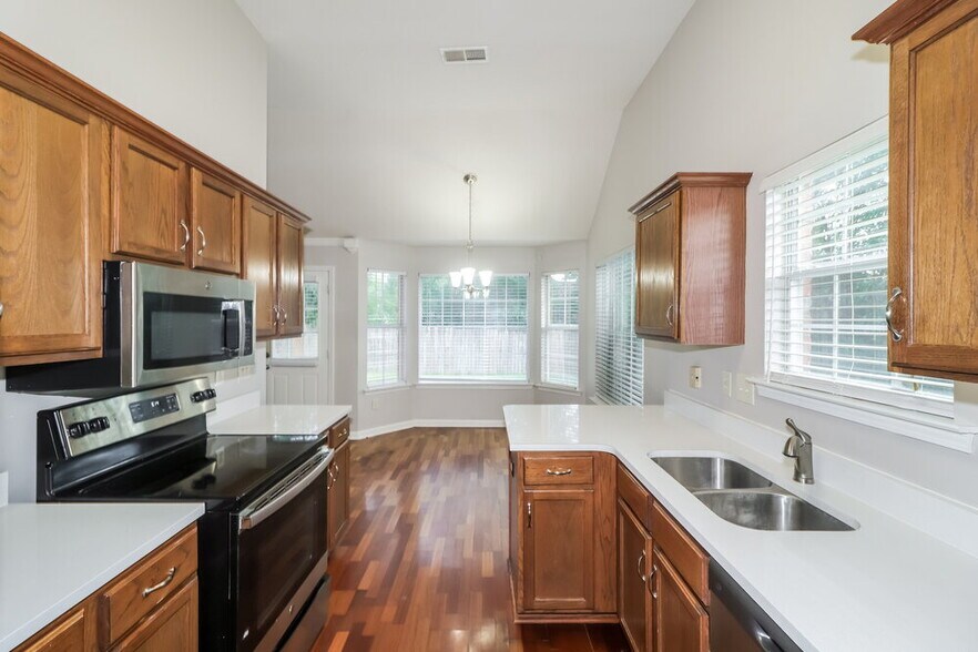 Building Photo - 1058 Green Fern Cove