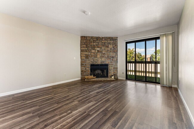 Building Photo - Renovated 2-Bed/2-Bath Condo in Tall Pines, Lakewood!