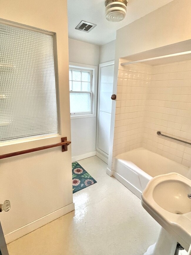 Building Photo - Grant Park 3-Story with Hardwoods, Huge Deck, Detached Garage, and Tons of Character