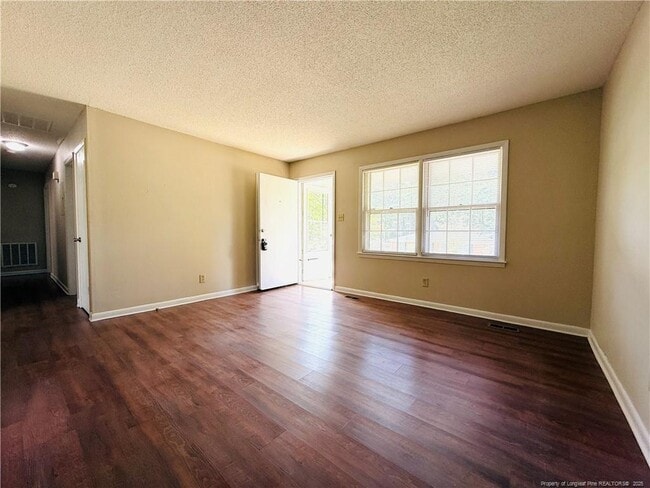 Building Photo - 289 Ramona Dr