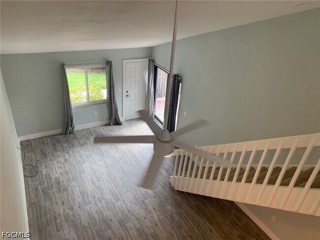 Building Photo - 8849 Somerset Blvd