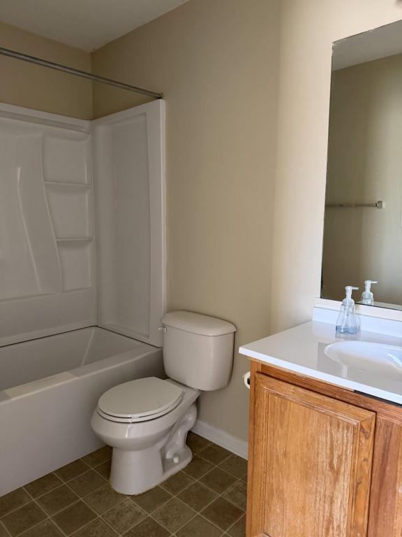 Building Photo - 6647 Sunset Park