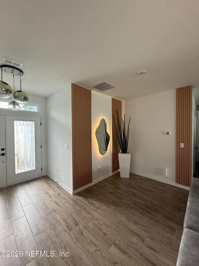 Building Photo - 2105 Featheredge Wy