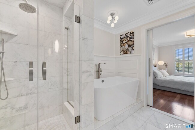 Building Photo - 85 Memorial Rd