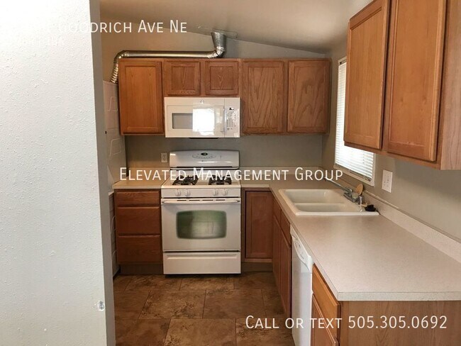 Building Photo - 4601 Goodrich Ave NE