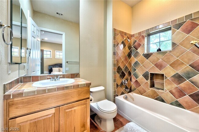 Building Photo - 3 Regent Park Ct