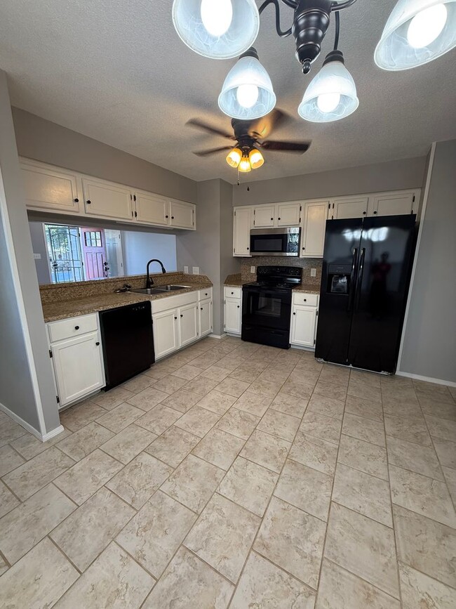 Building Photo - 1507 Heather Ct