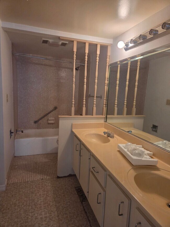 Building Photo - 4309