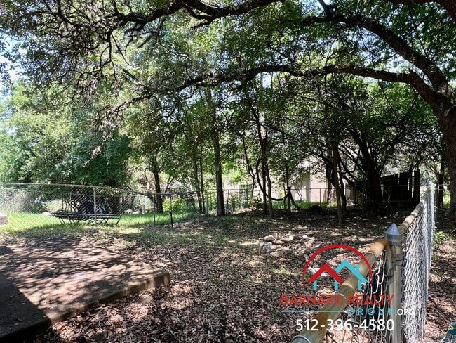 Building Photo - Available June 7: 3 Bed 2.5 Bath Duplex