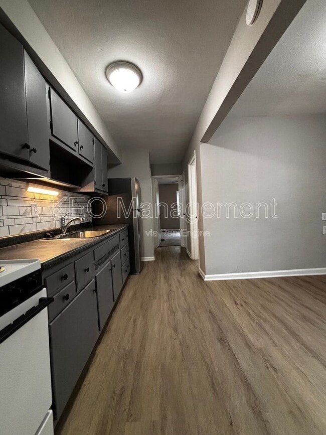 Building Photo - 516 East Dr