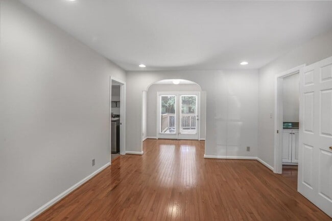Building Photo - 3679 Donaldson Dr NE