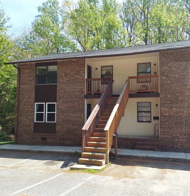 Building Photo - 427 S Main St