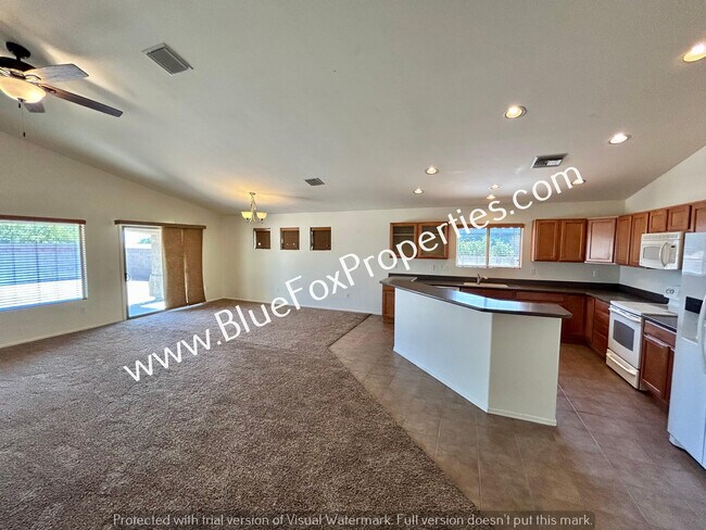 Building Photo - 6626 E Bambino Rd