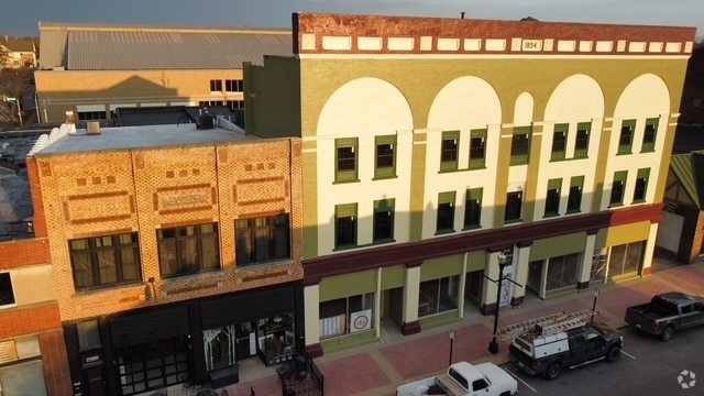 Building Photo - 1212 Meridian St