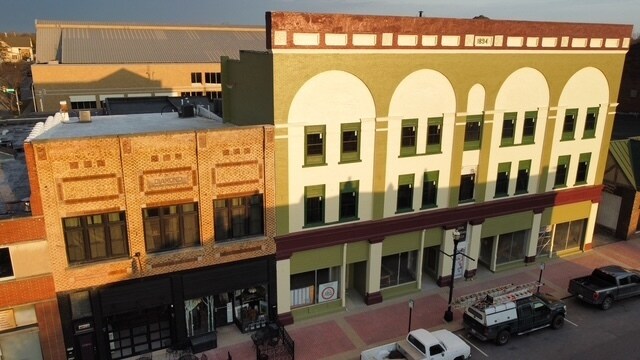 Building Photo - 1212 Meridian Flats