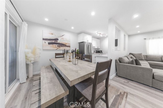 Building Photo - 3010 Montrose Ave