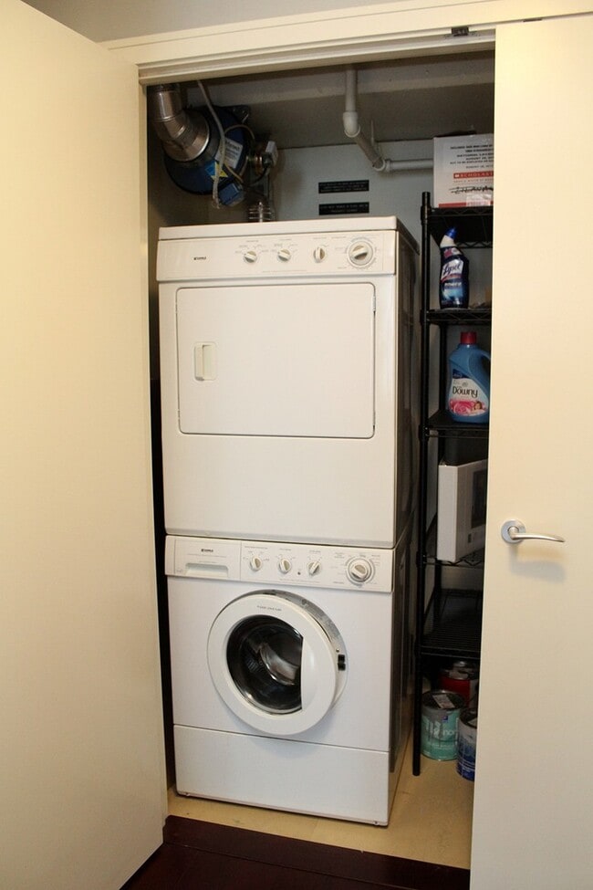 Building Photo - 3601 S River Pkwy