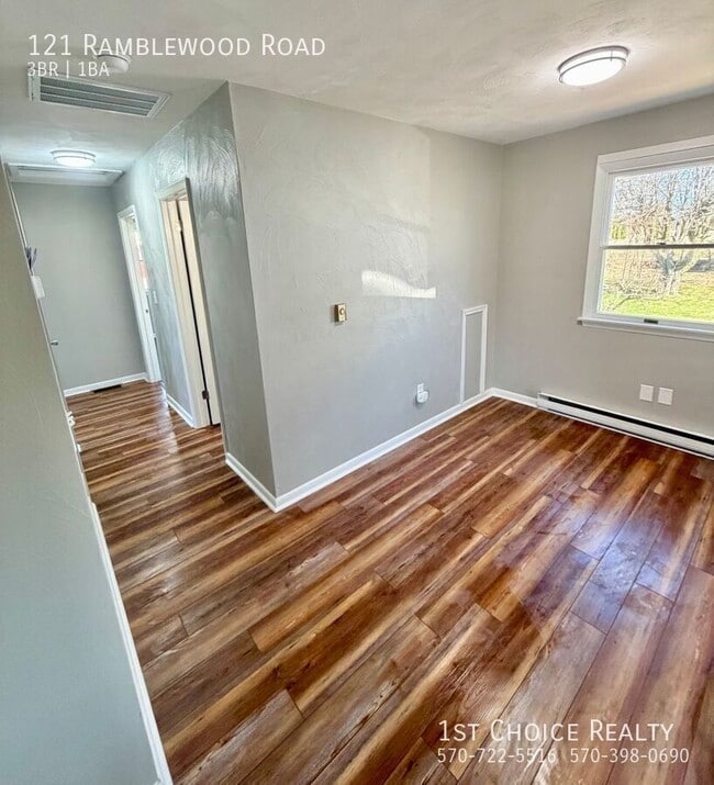 Building Photo - 121 Ramblewood Rd
