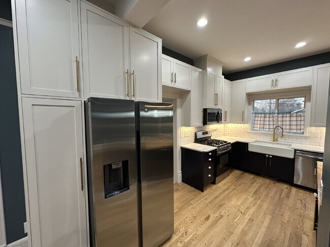 Building Photo - "Charming 3-Bed Oasis with Granite Touches & Cozy Fireplace in Nampa!"