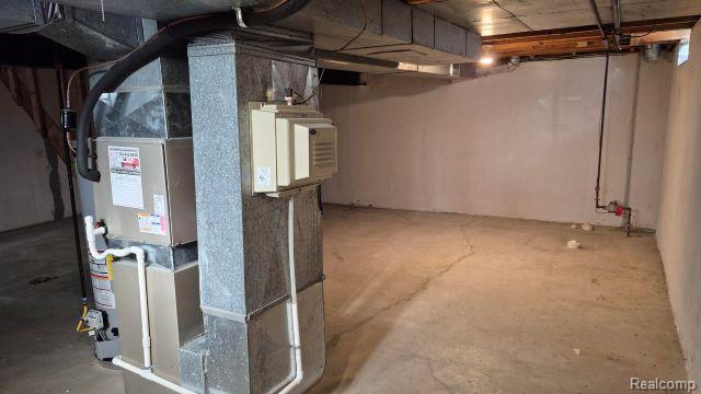 Building Photo - 42455 Bishop Rd