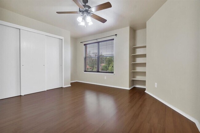 Building Photo - 1609 Bayland St