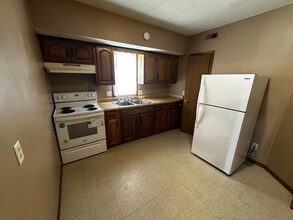 Building Photo - 226 E Hyde Park Ave