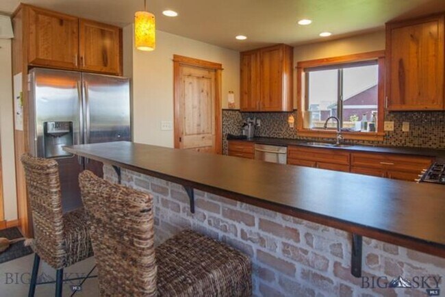 Building Photo - 3-Bedroom, 2-Bathroom Single-Level Home in Bozeman, MT