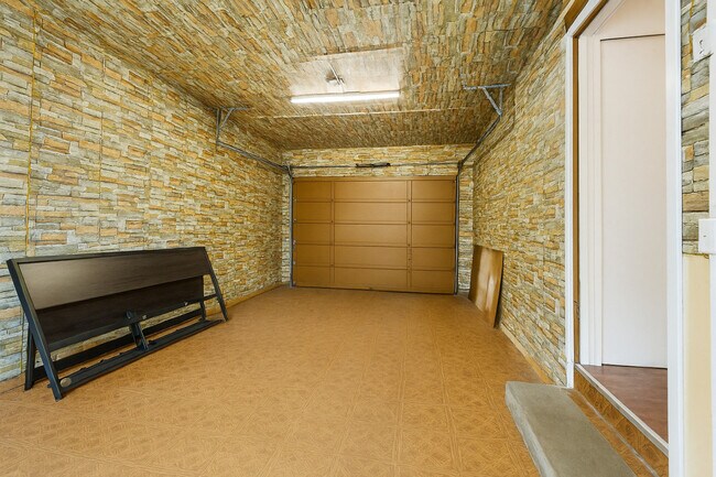 Building Photo - 15704 Ash Way