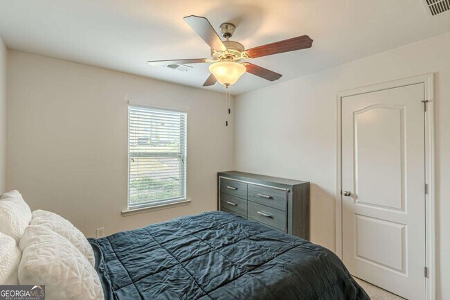 Building Photo - 5725 Radford Loop