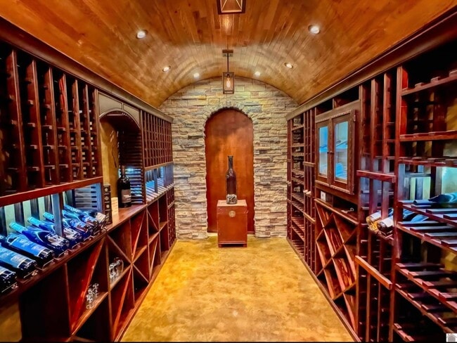 Building Photo - 7 Pleasant View Ln