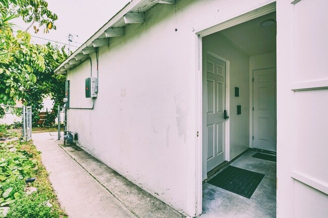 Building Photo - Charming Studio House in San Diego