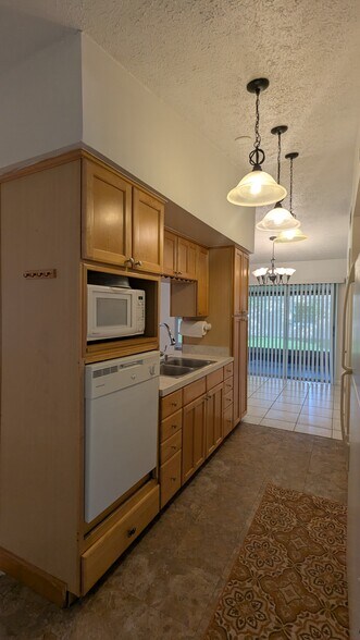 Building Photo - 5466 Pentail Cir
