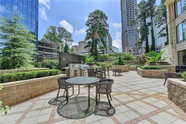 Building Photo - 3445 Stratford Rd NE