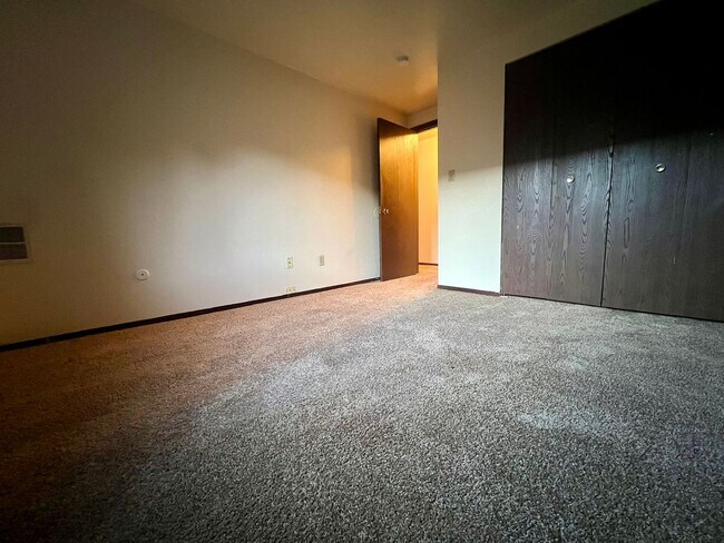 Building Photo - 110 Kellywood Manor