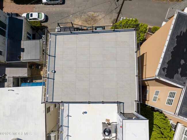Building Photo - 9 Wharf Ave