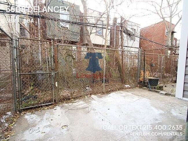 Building Photo - 5508 Delancey St