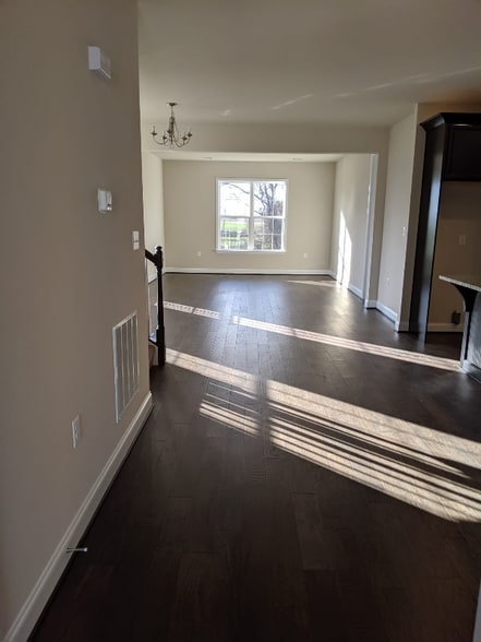 Building Photo - 801 Barn Swallow Wy