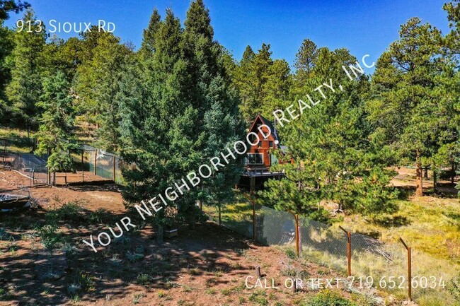 Building Photo - 913 Sioux Rd