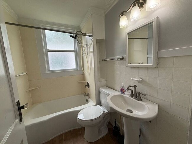 Building Photo - Pensacola - East Hill - 2 Bedroom, 1 Bathroom