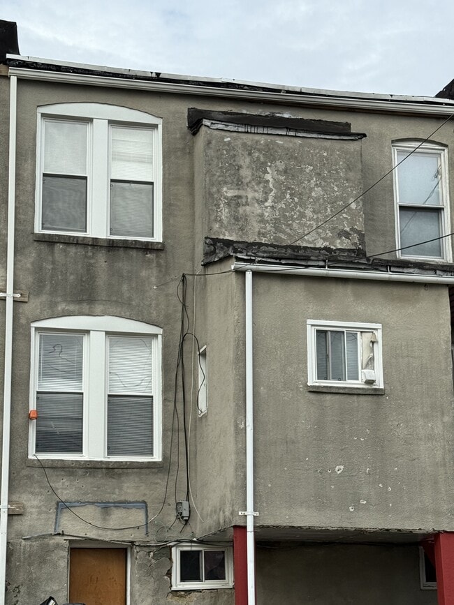 Building Photo - 501 Lyndhurst St