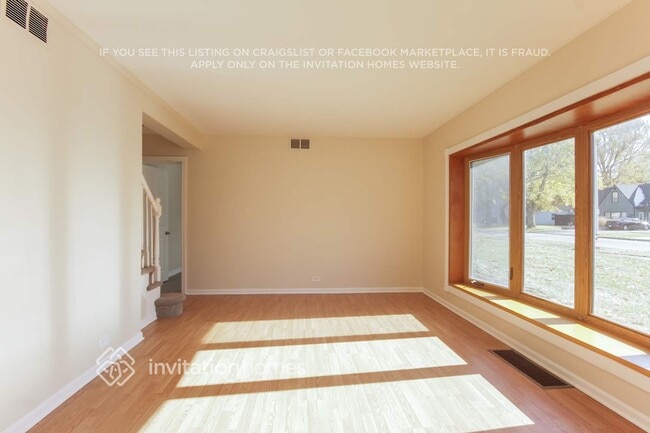 Building Photo - 4100 W 99th Pl