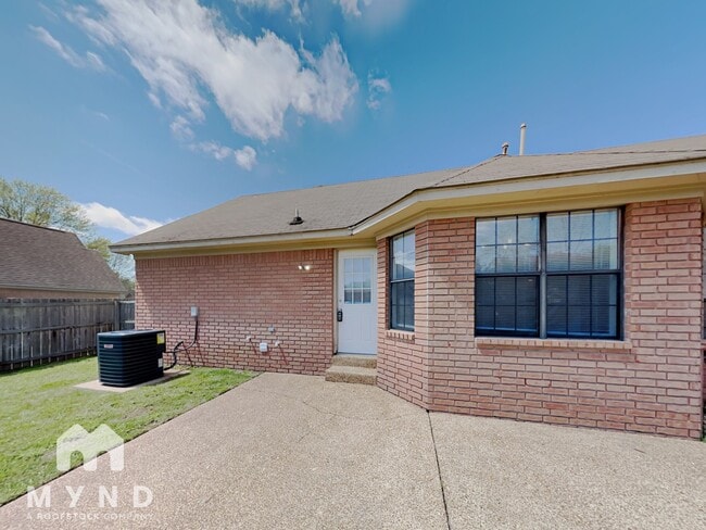 Building Photo - 7709 Shadow Fork Ln