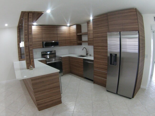 Building Photo - 319 Normandy G