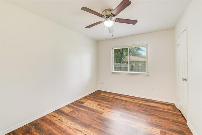 Building Photo - 12006 Commonwealth Way