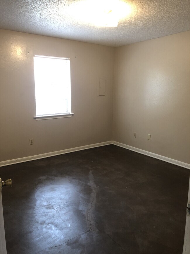 Building Photo - Fairfax